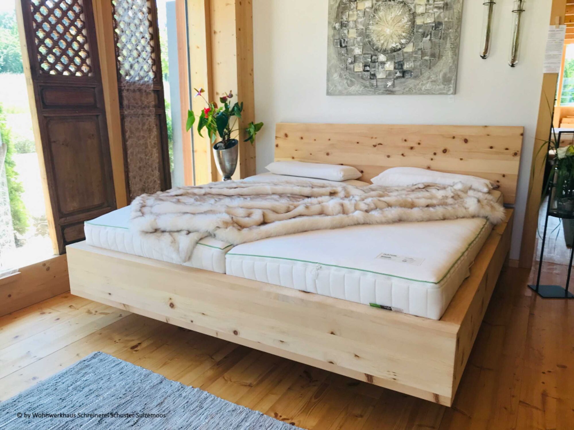 Zirbenbett Modell Oberstdorf stabiles Schwebebett aus Zirbe